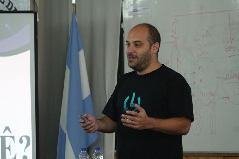 File:Tour2015Patagonia Caracciolo.JPG