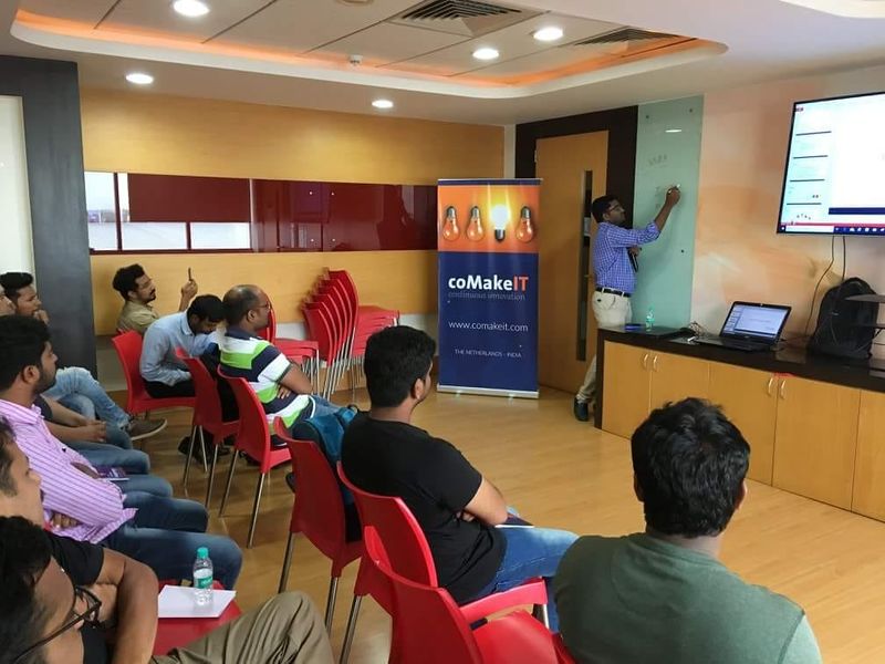 File:CoMakeIT - June 2018 Meet.jpg